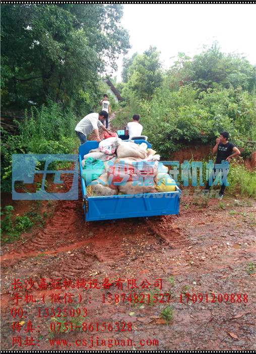 2履带运输车实地运输图片www.csjiaguan.com